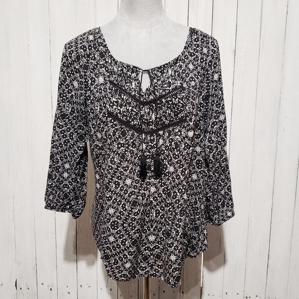 Mossimo M Top Blouse Black Gray Print Tassel Tie Neck 3/4 Sleeve Rayon Peasant